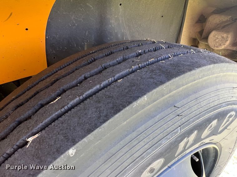 image for item DS8480 2003 International CE  school bus