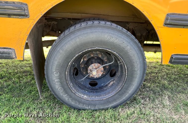 image for item DS8480 2003 International CE  school bus