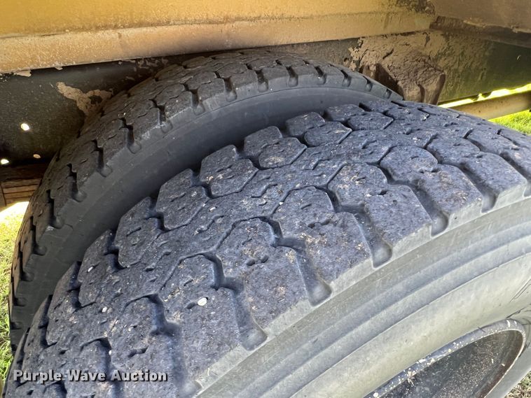 image for item DS8480 2003 International CE  school bus