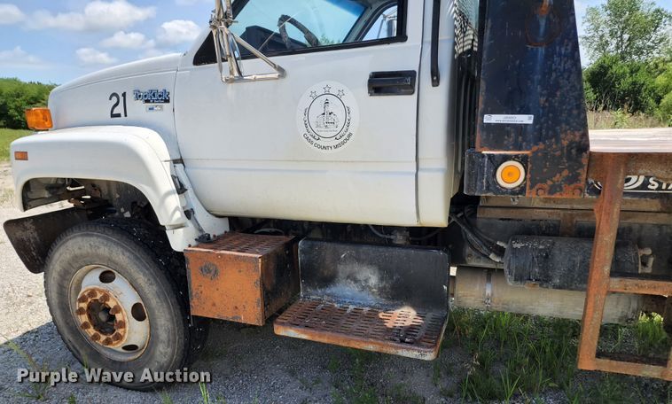 image for item JB9063 1996 GMC TopKick  dump flatbed truck