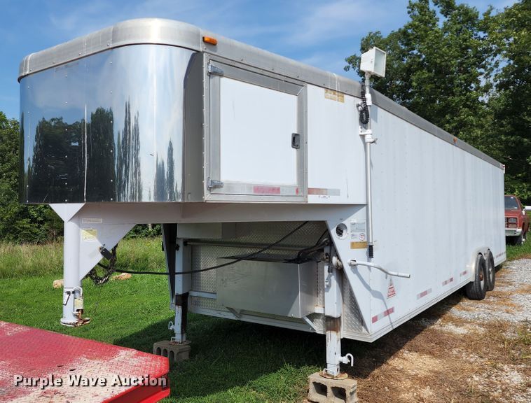 image for item JB9084 2003 CM  enclosed cargo trailer
