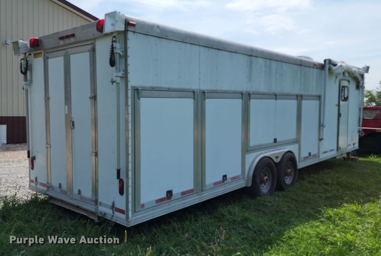 image for item JB9084 2003 CM  enclosed cargo trailer