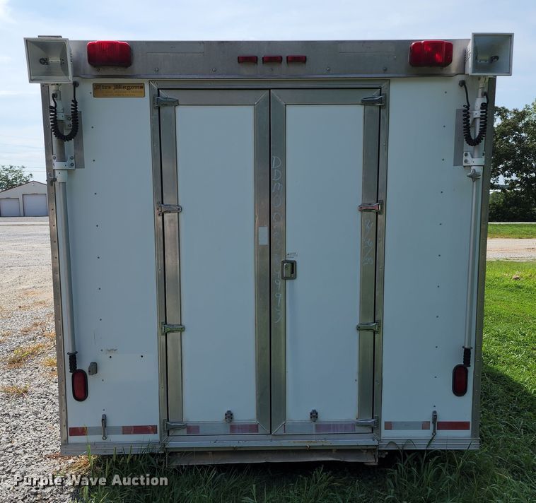 image for item JB9084 2003 CM  enclosed cargo trailer