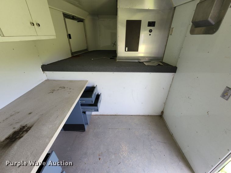 image for item JB9084 2003 CM  enclosed cargo trailer