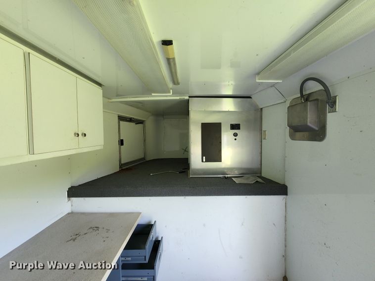 image for item JB9084 2003 CM  enclosed cargo trailer