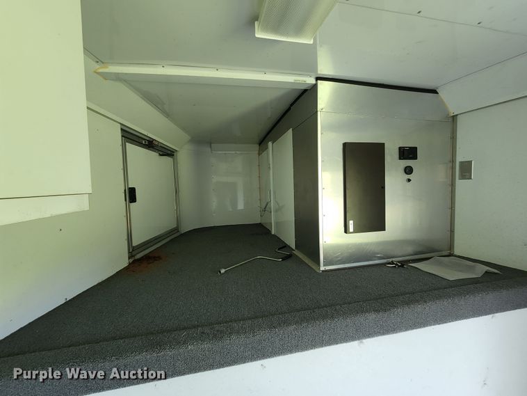 image for item JB9084 2003 CM  enclosed cargo trailer