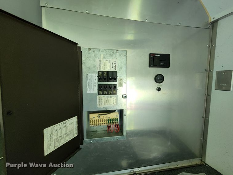 image for item JB9084 2003 CM  enclosed cargo trailer