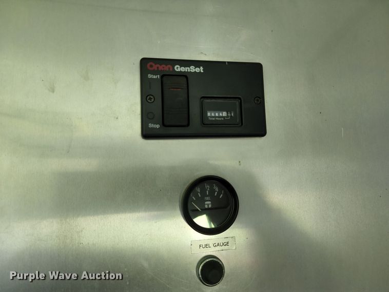 image for item JB9084 2003 CM  enclosed cargo trailer