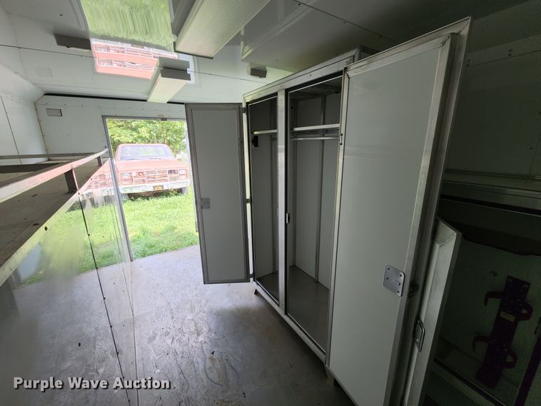 image for item JB9084 2003 CM  enclosed cargo trailer