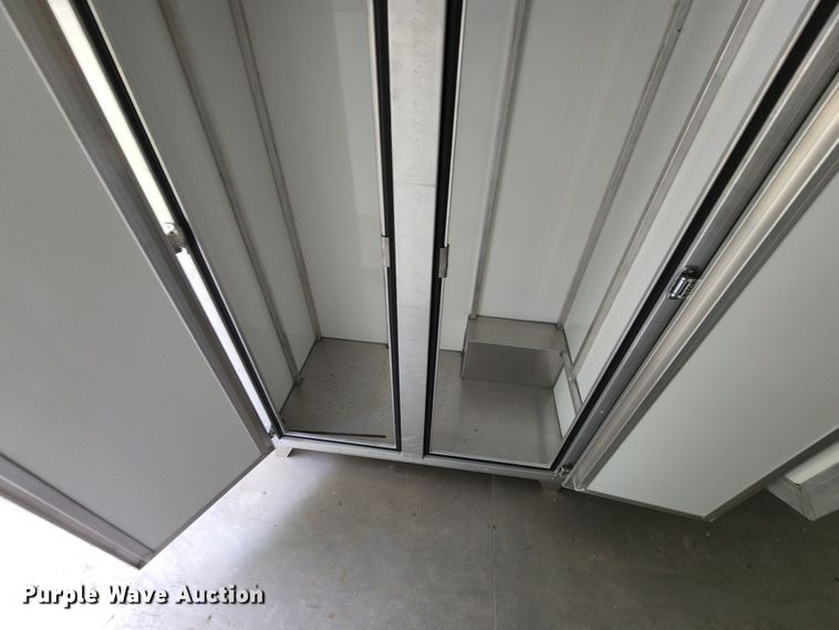 image for item JB9084 2003 CM  enclosed cargo trailer