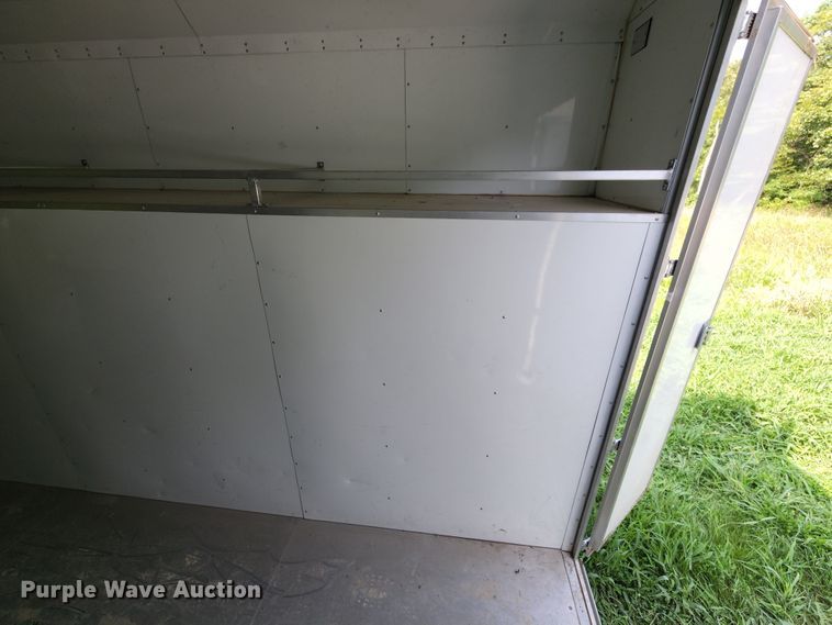 image for item JB9084 2003 CM  enclosed cargo trailer