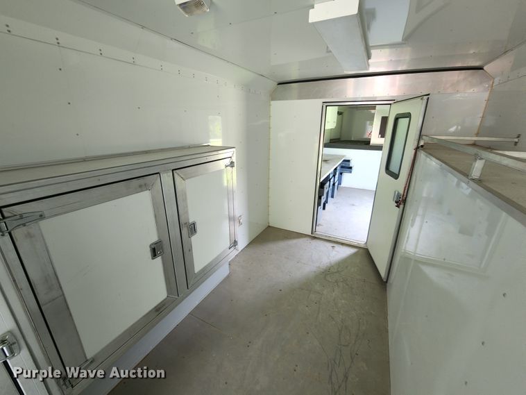 image for item JB9084 2003 CM  enclosed cargo trailer