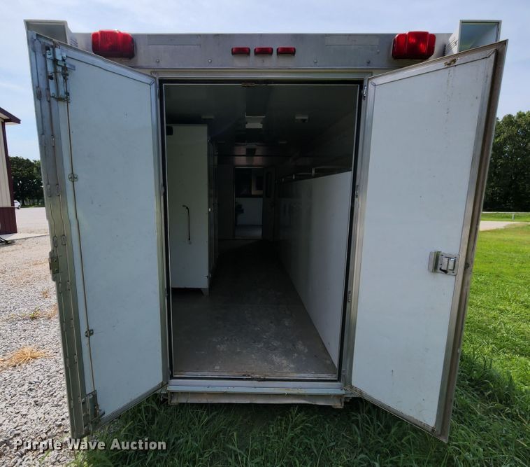 image for item JB9084 2003 CM  enclosed cargo trailer