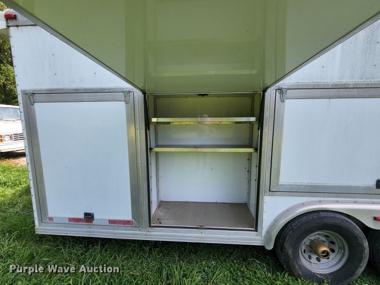 image for item JB9084 2003 CM  enclosed cargo trailer