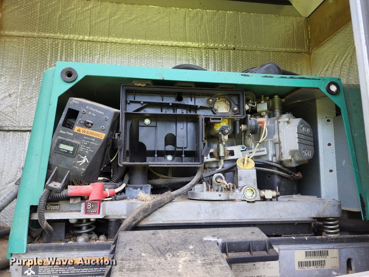 image for item JB9084 2003 CM  enclosed cargo trailer