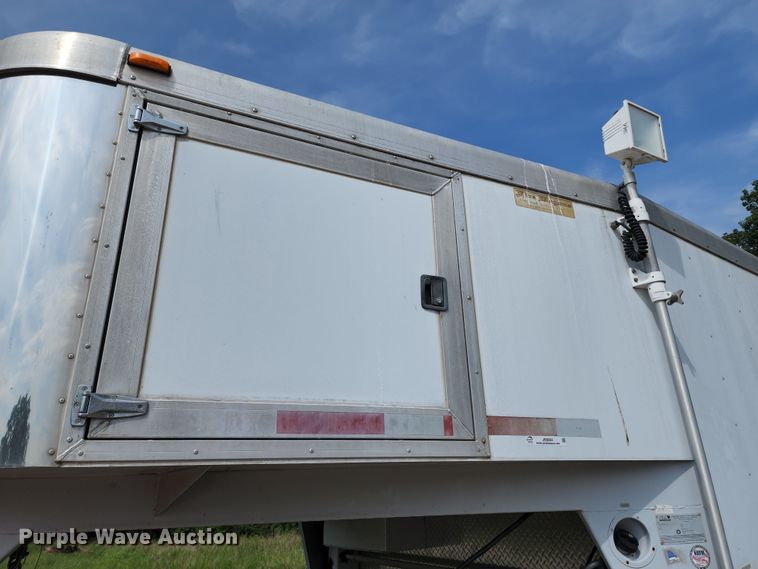image for item JB9084 2003 CM  enclosed cargo trailer