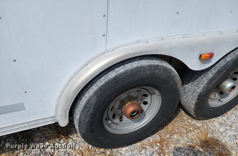 image for item JB9084 2003 CM  enclosed cargo trailer