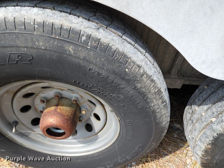 image for item JB9084 2003 CM  enclosed cargo trailer