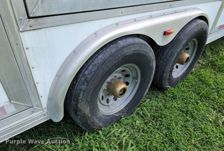 image for item JB9084 2003 CM  enclosed cargo trailer