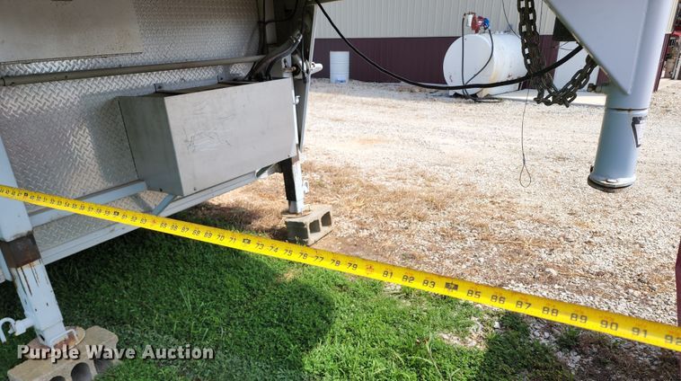 image for item JB9084 2003 CM  enclosed cargo trailer