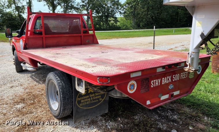 image for item JB9085 2000 Ford F450 Super Duty  flatbed truck