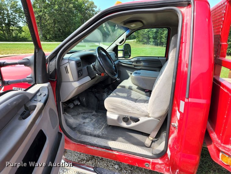 image for item JB9085 2000 Ford F450 Super Duty  flatbed truck