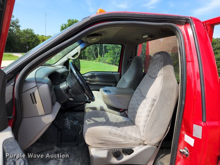 image for item JB9085 2000 Ford F450 Super Duty  flatbed truck