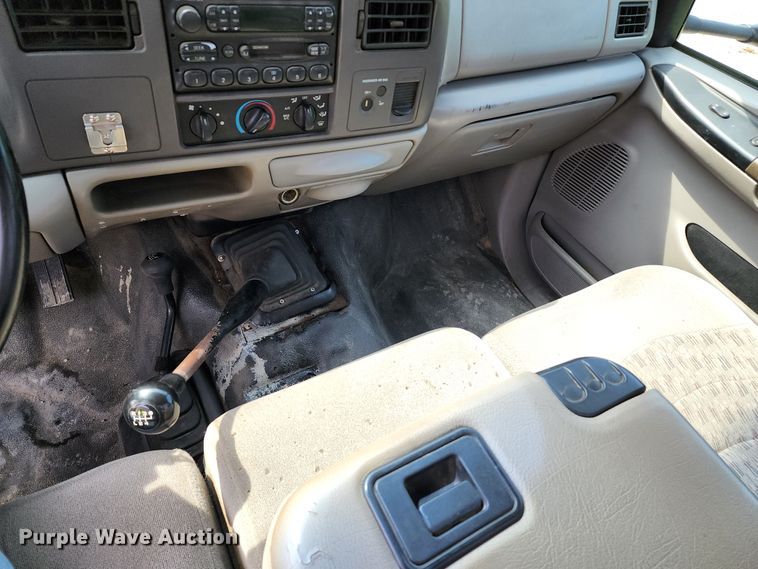 image for item JB9085 2000 Ford F450 Super Duty  flatbed truck