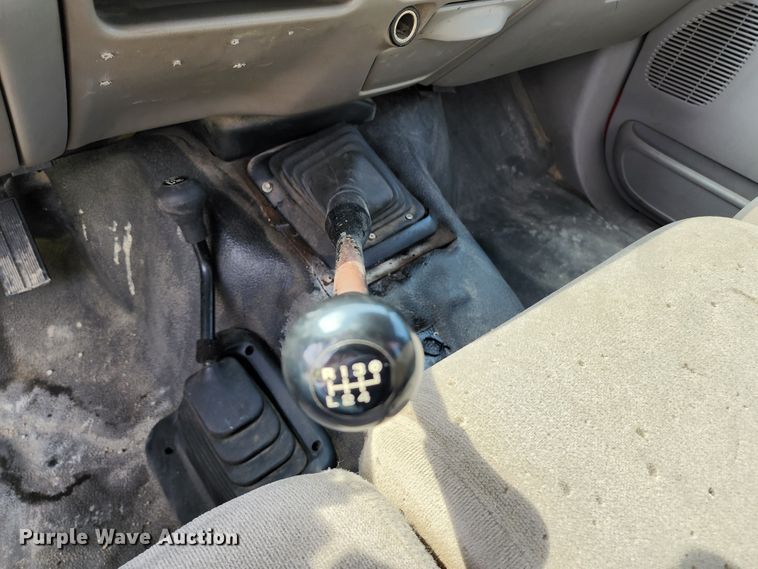 image for item JB9085 2000 Ford F450 Super Duty  flatbed truck