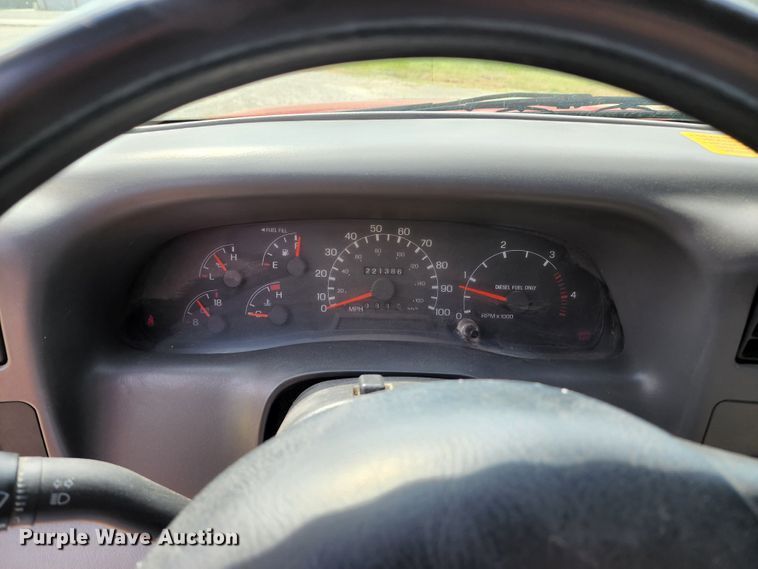 image for item JB9085 2000 Ford F450 Super Duty  flatbed truck