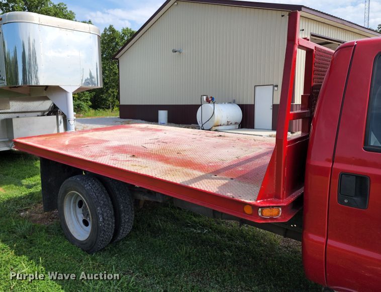 image for item JB9085 2000 Ford F450 Super Duty  flatbed truck