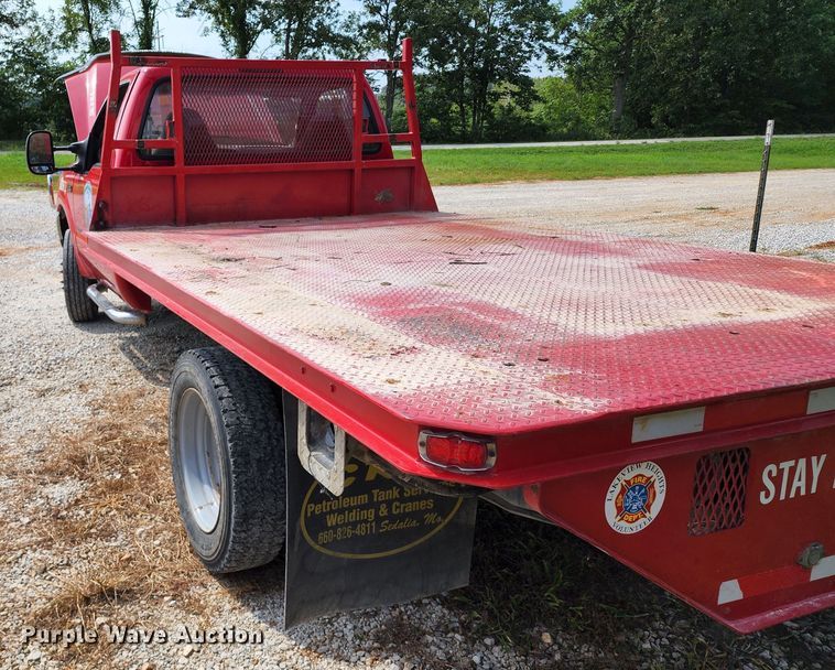 image for item JB9085 2000 Ford F450 Super Duty  flatbed truck