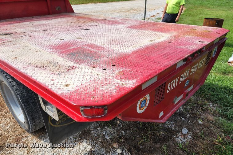 image for item JB9085 2000 Ford F450 Super Duty  flatbed truck