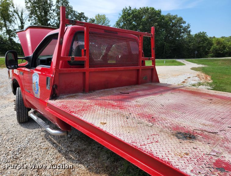 image for item JB9085 2000 Ford F450 Super Duty  flatbed truck