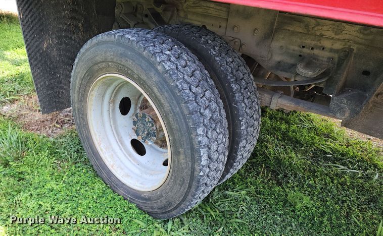 image for item JB9085 2000 Ford F450 Super Duty  flatbed truck