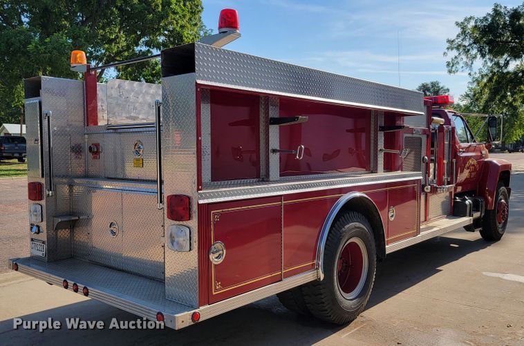 image for item JC9667 1990 Ford F800  fire truck