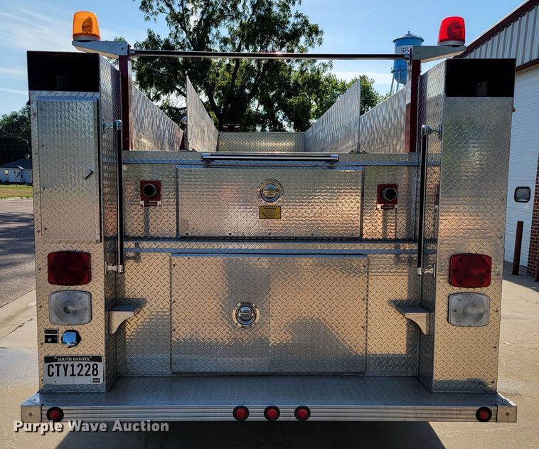 image for item JC9667 1990 Ford F800  fire truck