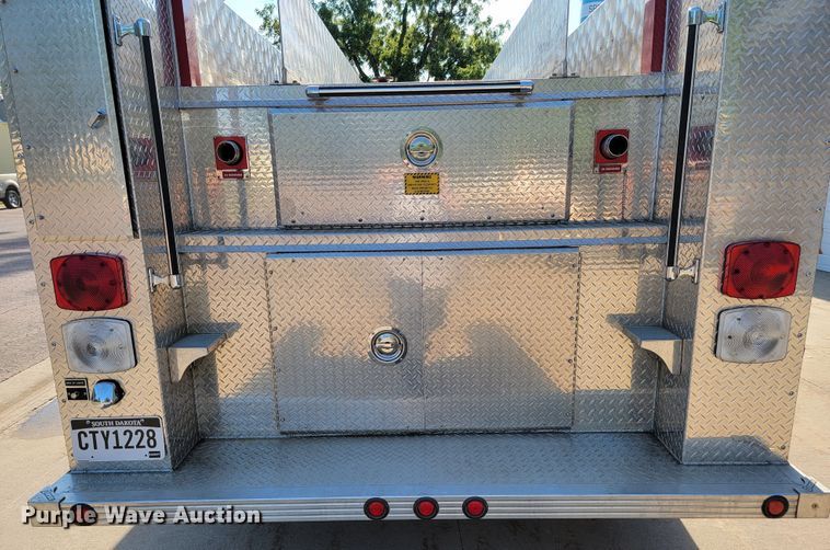 image for item JC9667 1990 Ford F800  fire truck