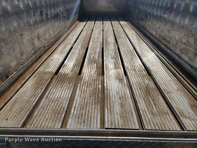 image for item JC9667 1990 Ford F800  fire truck