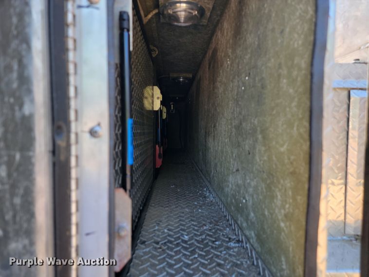 image for item JC9667 1990 Ford F800  fire truck