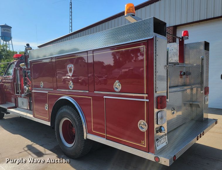 image for item JC9667 1990 Ford F800  fire truck