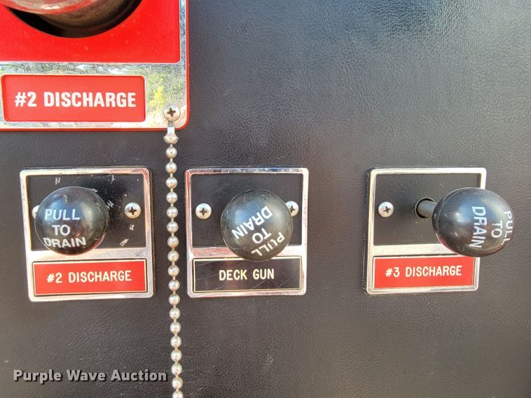 image for item JC9667 1990 Ford F800  fire truck