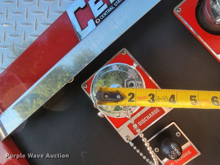 image for item JC9667 1990 Ford F800  fire truck