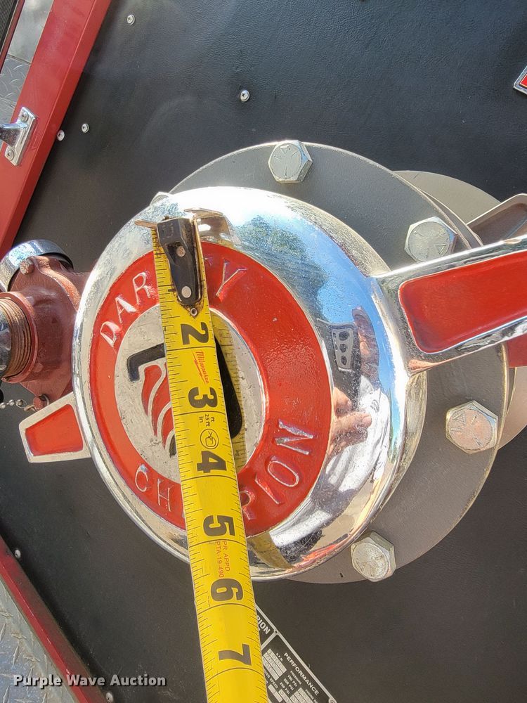 image for item JC9667 1990 Ford F800  fire truck