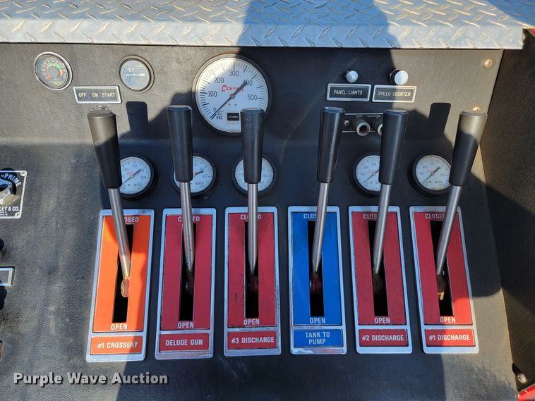 image for item JC9667 1990 Ford F800  fire truck