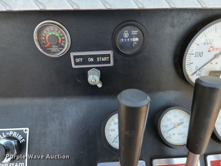 image for item JC9667 1990 Ford F800  fire truck