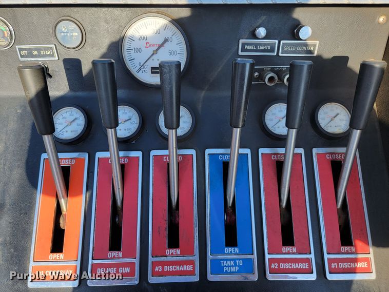 image for item JC9667 1990 Ford F800  fire truck