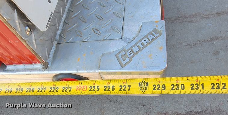 image for item JC9667 1990 Ford F800  fire truck