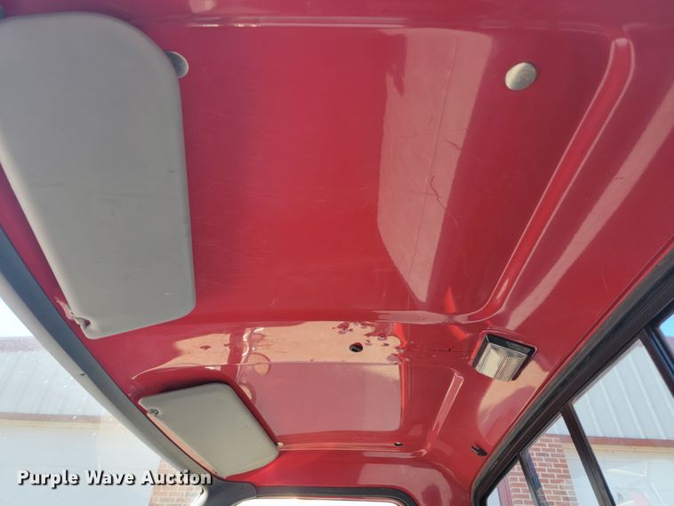 image for item JC9667 1990 Ford F800  fire truck