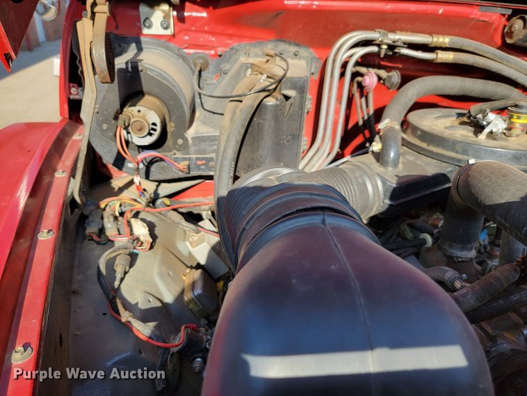 image for item JC9667 1990 Ford F800  fire truck